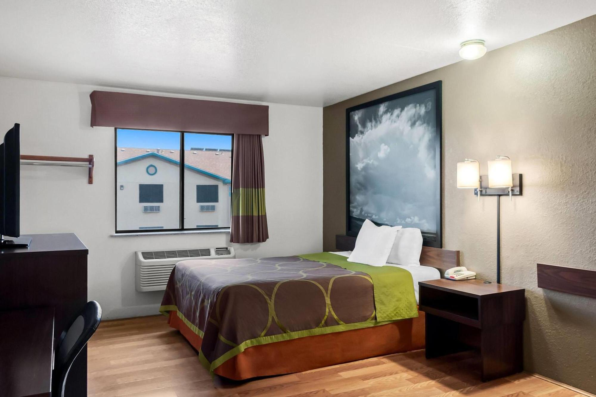 Hotel Super 8 By Wyndham Santa Rosa Exteriér fotografie